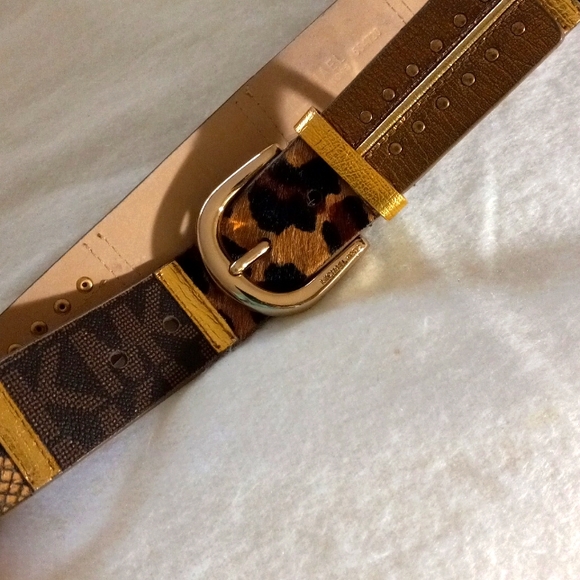 Auth. Michael Kors Multi Buckle Belt Small Syle# 554720 Retail $70 - Picture 1 of 7